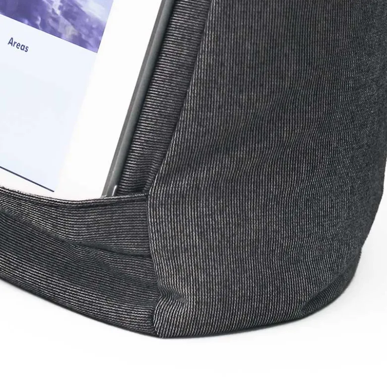 2-i-1 nakkepude og iPad-holder